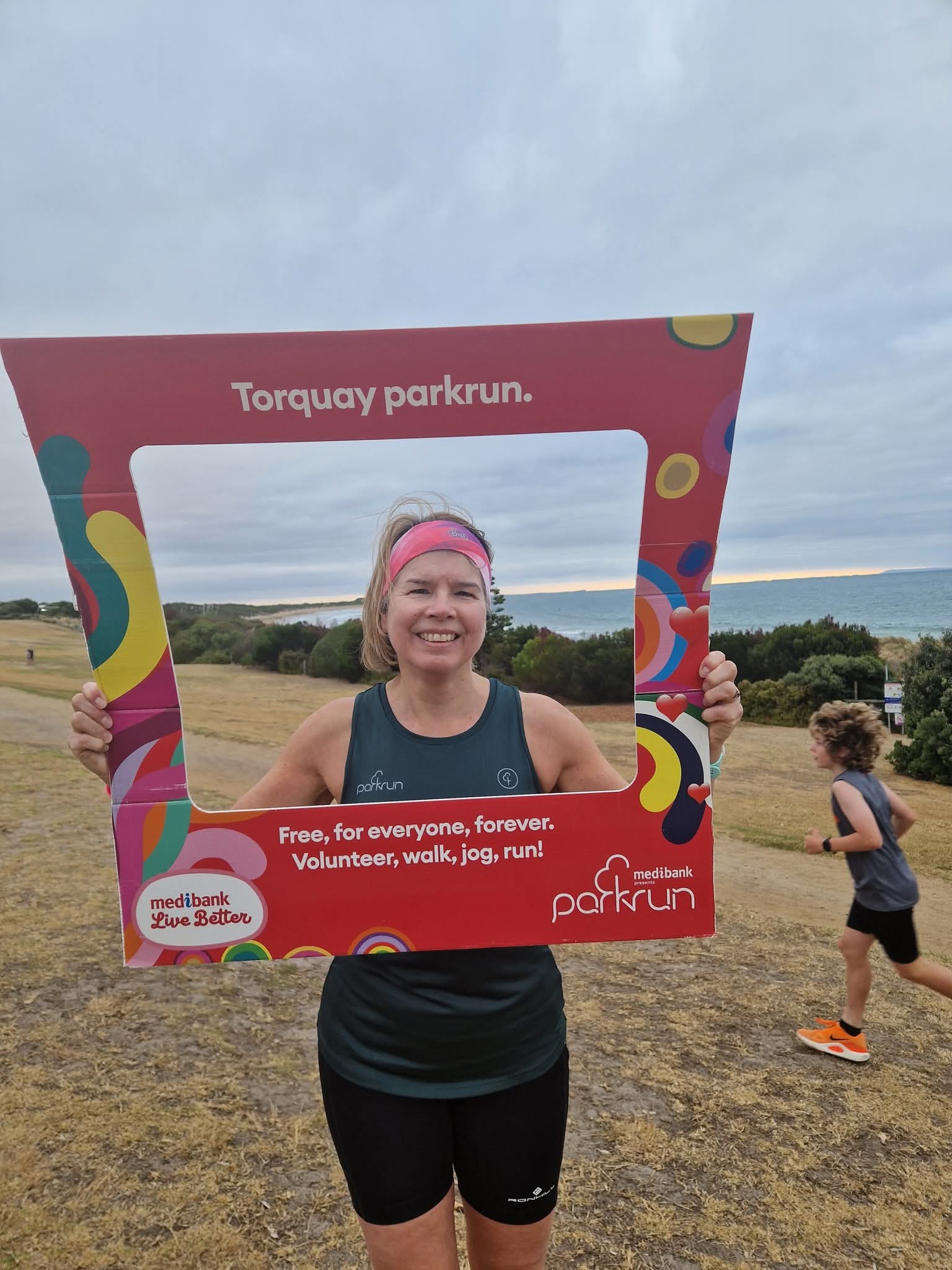 A runner with a photo frame